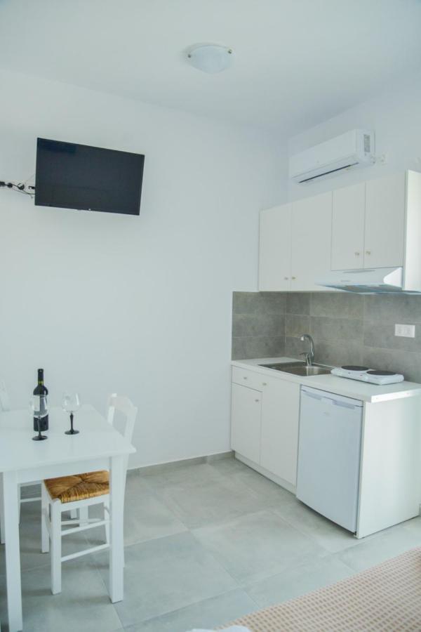 Zeras Apartments Adamantas  Exterior foto